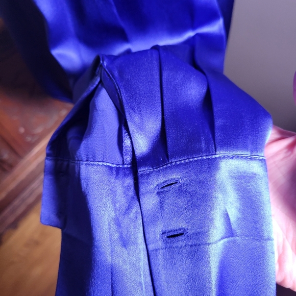 VINTAGE LIZ CLAIBORNE SAPPHIRE BLUE SILK BLOUSE - Picture 6 of 11